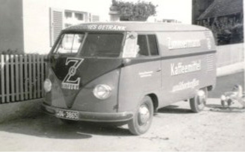 historischer Bus zum Transport von Kaffeeprodukten von Zimmermann
